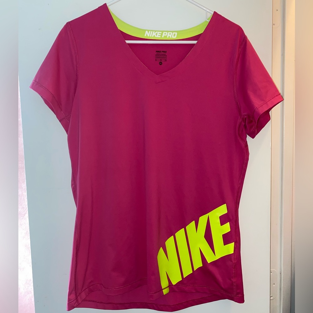 Nike women’s pink workout top